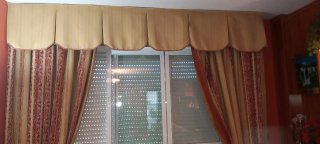 Cortinas de salón beige y rojo , , 2.80-2.60cm