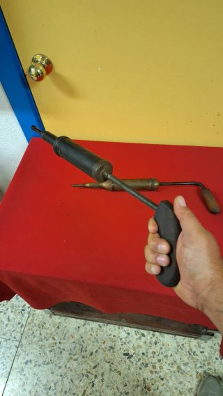 Engrasadoras manuales antiguas (2 unidades)