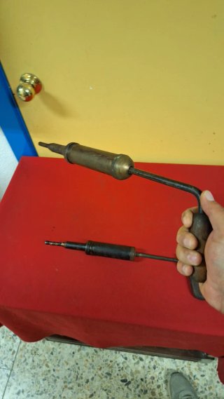Engrasadoras manuales antiguas (2 unidades)