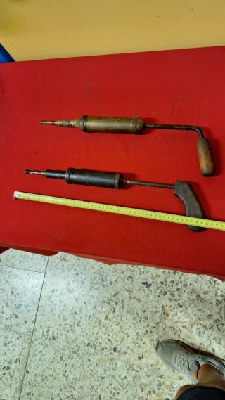 Engrasadoras manuales antiguas (2 unidades)