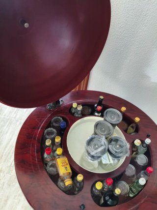 Globo terráqueo de mesa con ruedas, mueble bar
