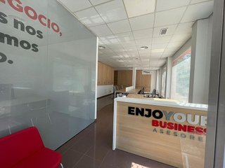 Local comercial en alquiler en Carranque - Haza Cuevas en Málaga