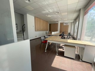 Local comercial en alquiler en Carranque - Haza Cuevas en Málaga
