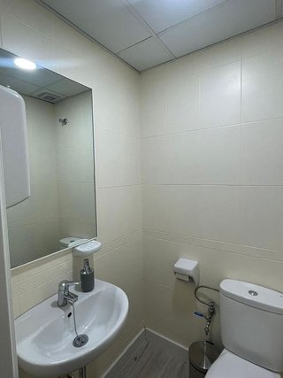 Local comercial en alquiler en Carranque - Haza Cuevas en Málaga