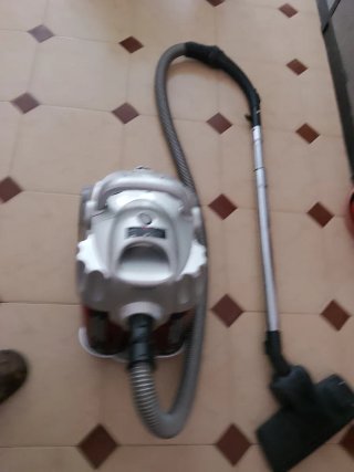 Aspiradora Trineo Plateada con Accesorios