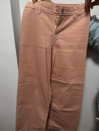 Pantalones anchos color salmón