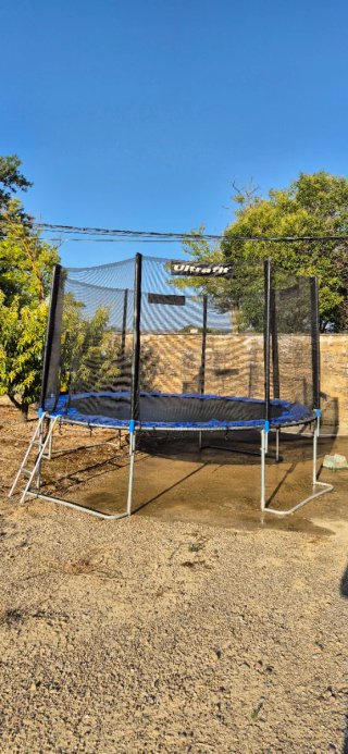 Cama elástica Ultrafit con red de seguridad