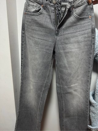 Pantalones vaqueros grises