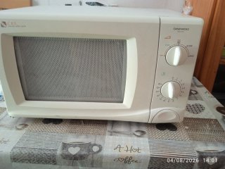 Microondas Daewoo KOG-3705