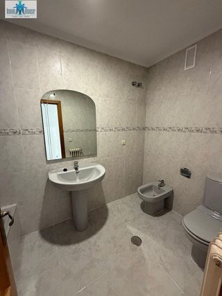 Piso en venta en Santa Cruz - Industria - Polígono Campollano en Albacete