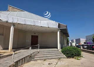 Nave industrial en venta en Sevilla la Nueva