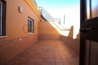 Casa adosada en alquiler en Rinconada (La)