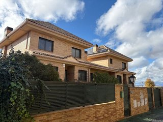 Casa pareada en alquiler en Casco Urbano en Villaviciosa de Odón