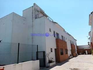 Casa adosada en venta en Palomares del Río
