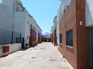 Casa adosada en venta en Palomares del Río