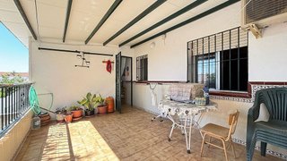 Casa adosada en venta en Illora