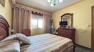 Casa adosada en venta en Illora