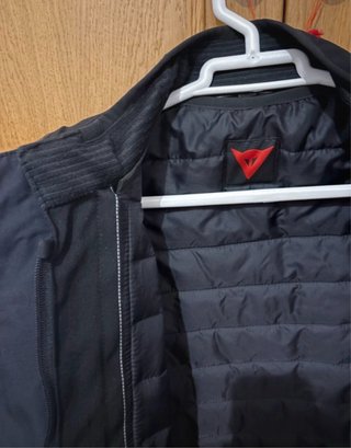Chaqueta Moto Dainese Negra y Blanca.