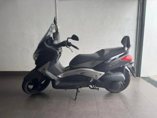Yamaha Maxi Scooter Gris