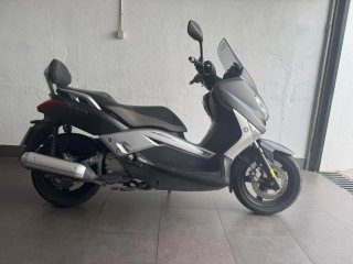 Yamaha Maxi Scooter Gris