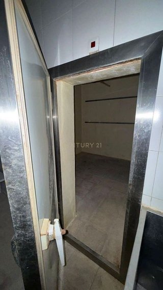 Local comercial en venta en Val en Alcalá de Henares