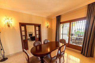 Chalet en alquiler en Costabella en Marbella