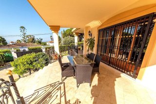 Chalet en alquiler en Costabella en Marbella
