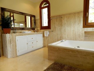 Chalet en alquiler en Costabella en Marbella