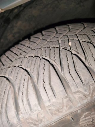 Pareja neumáticos 4 estaciones 225/45 R18
