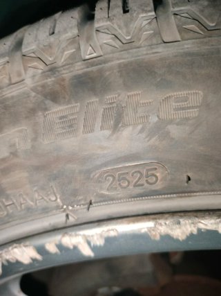 Pareja neumáticos 4 estaciones 225/45 R18