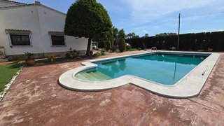 Chalet en venta en Algorós - El Derramador en Elche