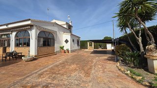 Chalet en venta en Algorós - El Derramador en Elche