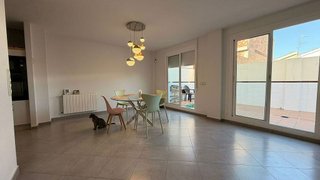 Casa adosada en venta en Villanueva de Castellón