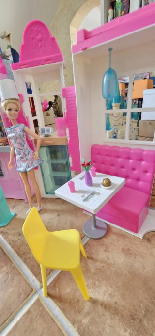 Barbie Cook 'n Grill Restaurant