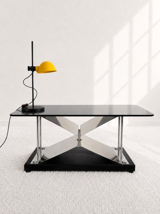 LÁMPARA DE MESA MODELO "MOD". 80s