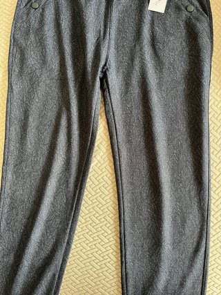 Leggings grises oscuros con estampado