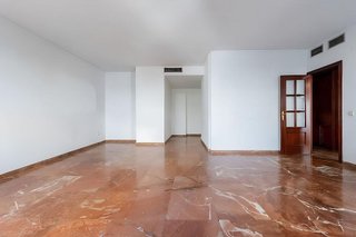 Piso en venta en Los Remedios en Sevilla