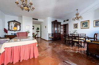 Piso en venta en Los Remedios en Sevilla