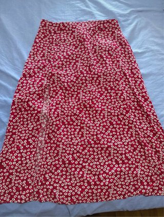 Falda larga estampada floral roja