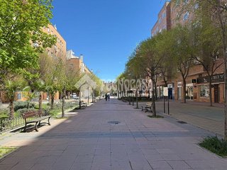 Local comercial en venta en El Puerto en Coslada