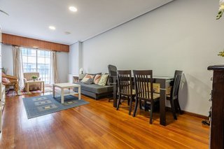 Piso en venta en Cuatro Caminos - Plaza de la Cubela en Coruña (A)