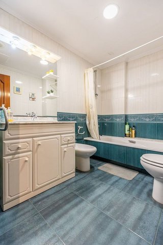 Piso en venta en Cuatro Caminos - Plaza de la Cubela en Coruña (A)