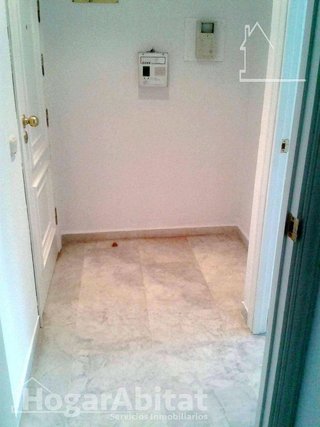 Piso en venta en La Buhaira en Sevilla
