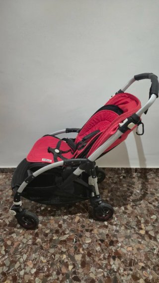 Carro Bugaboo Bee 5 Rojo + 2 sacos + 1 impermeable