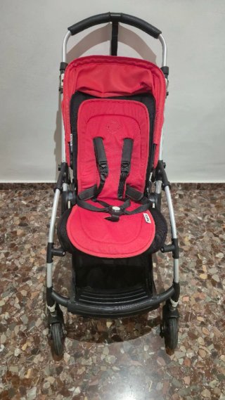 Carro Bugaboo Bee 5 Rojo + 2 sacos + 1 impermeable