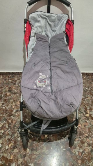 Carro Bugaboo Bee 5 Rojo + 2 sacos + 1 impermeable