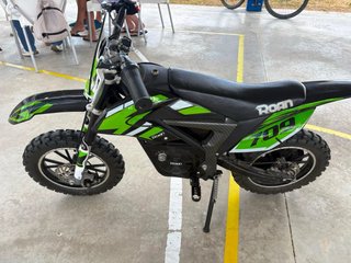 Moto Eléctrica Infantil Roan 709 Negra/Verde