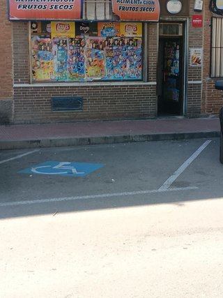 Local comercial en venta en Reyes Católicos en Alcalá de Henares