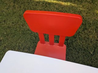 Mesa IKEA MAMMUT blanca + 2 sillas