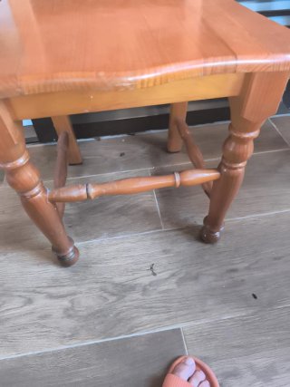 Sillas de madera estilo rústico clásico.